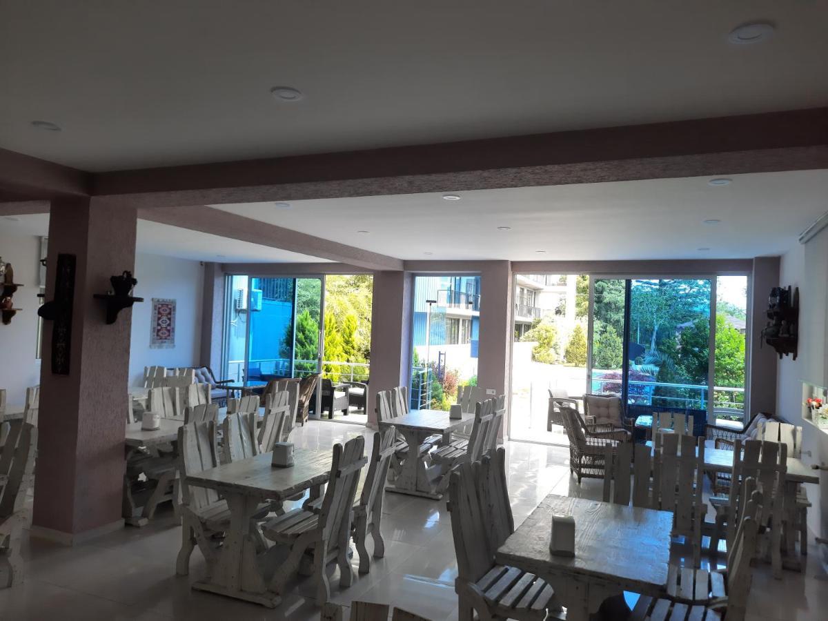 Nica Hotel Kobuleti Exterior foto