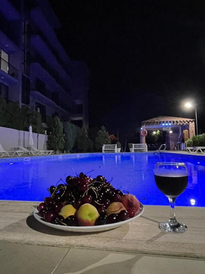 Nica Hotel Kobuleti Exterior foto