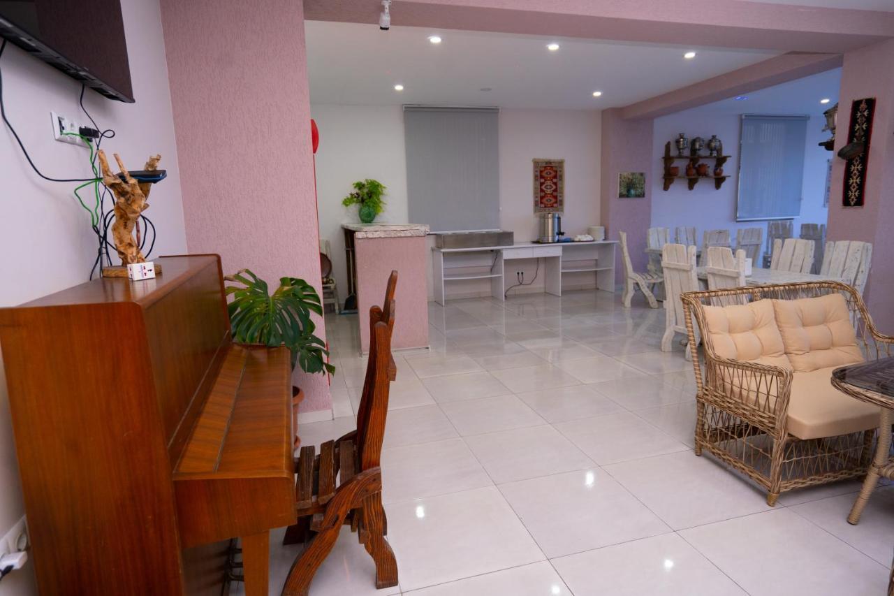 Nica Hotel Kobuleti Exterior foto